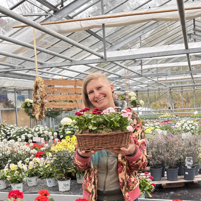 Dreharbeiten in der Gärtnerei, Julia Schade