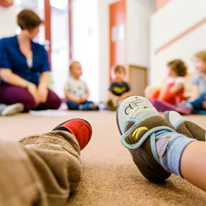 Kinder beim Morgenkreis im Kindergarten der Rummelsberger Diakonie