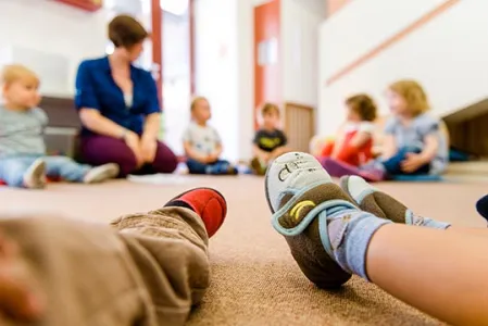 Kinder beim Morgenkreis im Kindergarten der Rummelsberger Diakonie