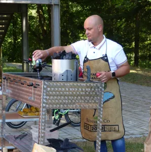 Der Mann am Grill