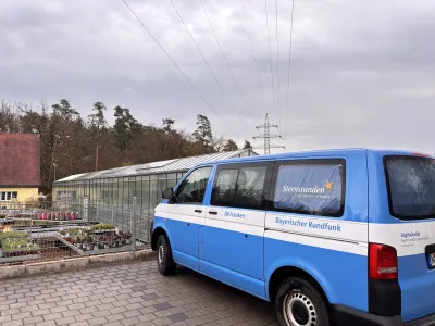 Dreharbeiten in der Gärtnerei - BR Auto