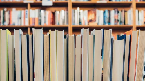 Regale voller Bücher