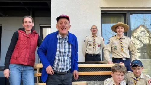 Pfadfinder bauen Hochbeete für das Wohnheim Roth der Rummelsberger Diakonie