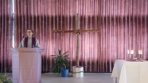 Zahlreiche Gäste feierten anlässlich des 50-jährigen Jubiläums des BBW Rummelsberg gemeinsam den Festgottesdienst. 