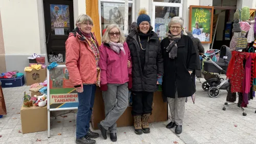 Strickerinnen und Frau Dr. Annemarie Schraml