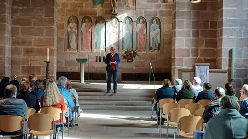 Nach zehn Jahren im Dienst der Rummelsberger wurde Pressesprecher Diakon Georg Borngässer in den Ruhestand verabschiedet. 