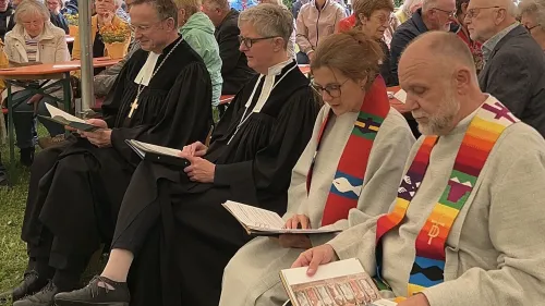 Um 10 Uhr findet der Festgottesdienst im Park statt, um 17 Uhr die Chorandacht in der Philippuskirche.